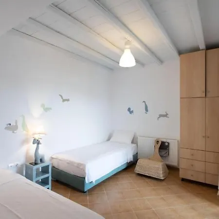 Dreamscape Cozy 3-bedroom Mykonos Hideaway *