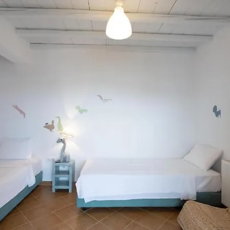 Dreamscape Cozy 3-bedroom Mykonos Hideaway