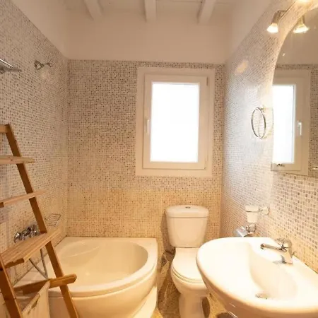 Dreamscape Cozy 3-bedroom Mykonos Hideaway Apartment